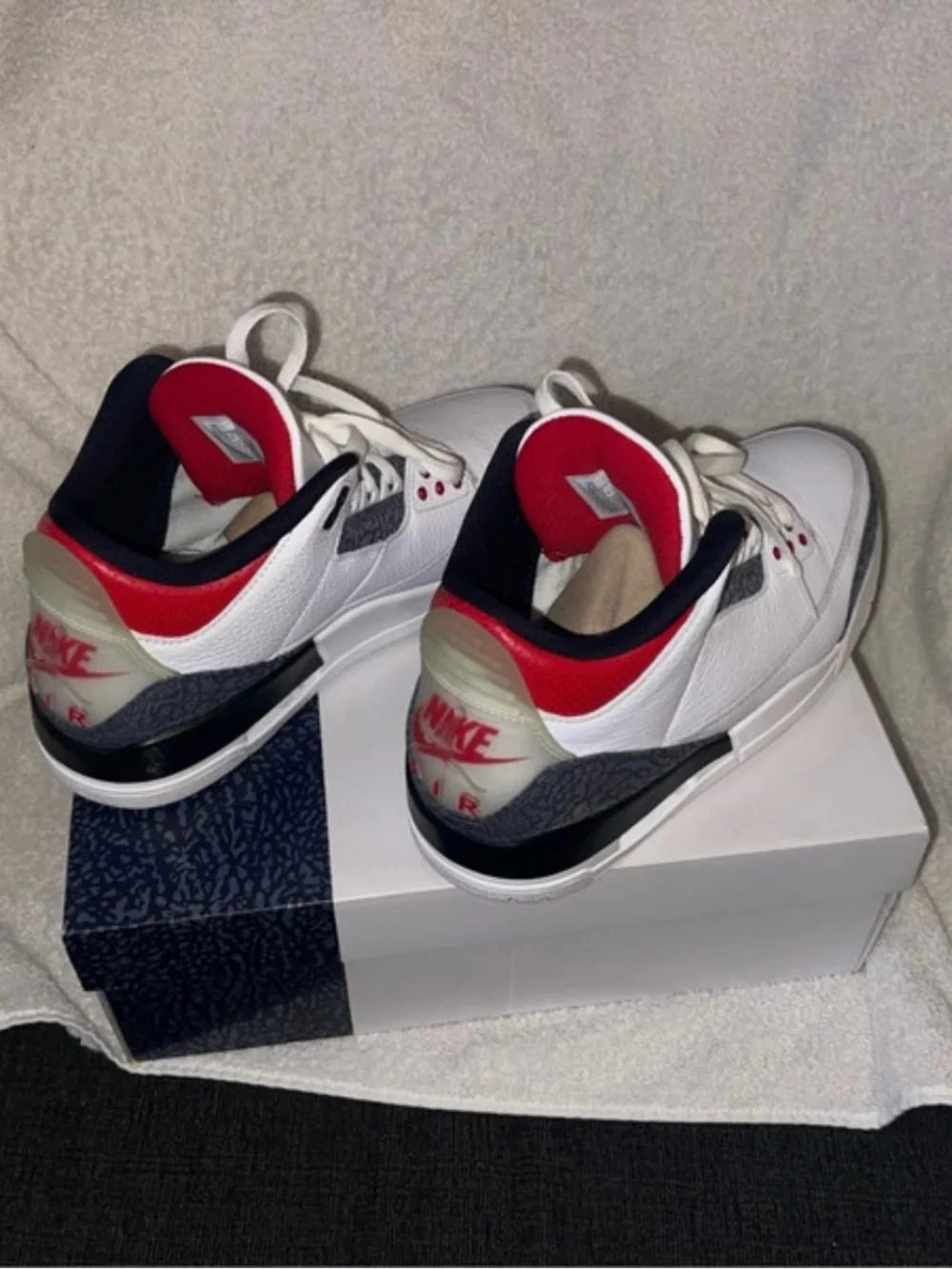 Air Jordan Retro 3 Denim Fire Red
